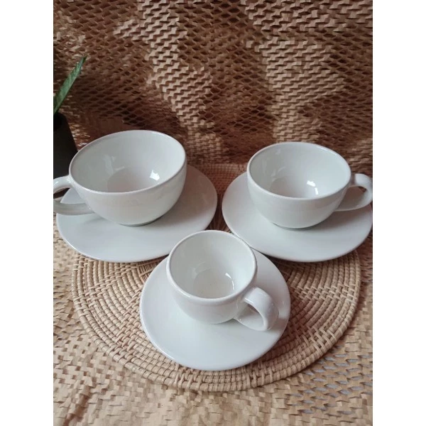 ชุดแก้วกาแฟพร้อมจานรอง